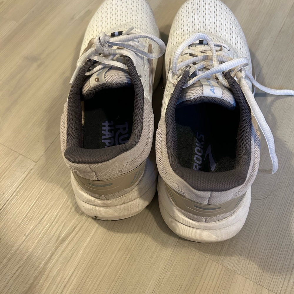 Brooks Women’s Anthem 6 Neutral Running Shoe - Picture 6 of 6